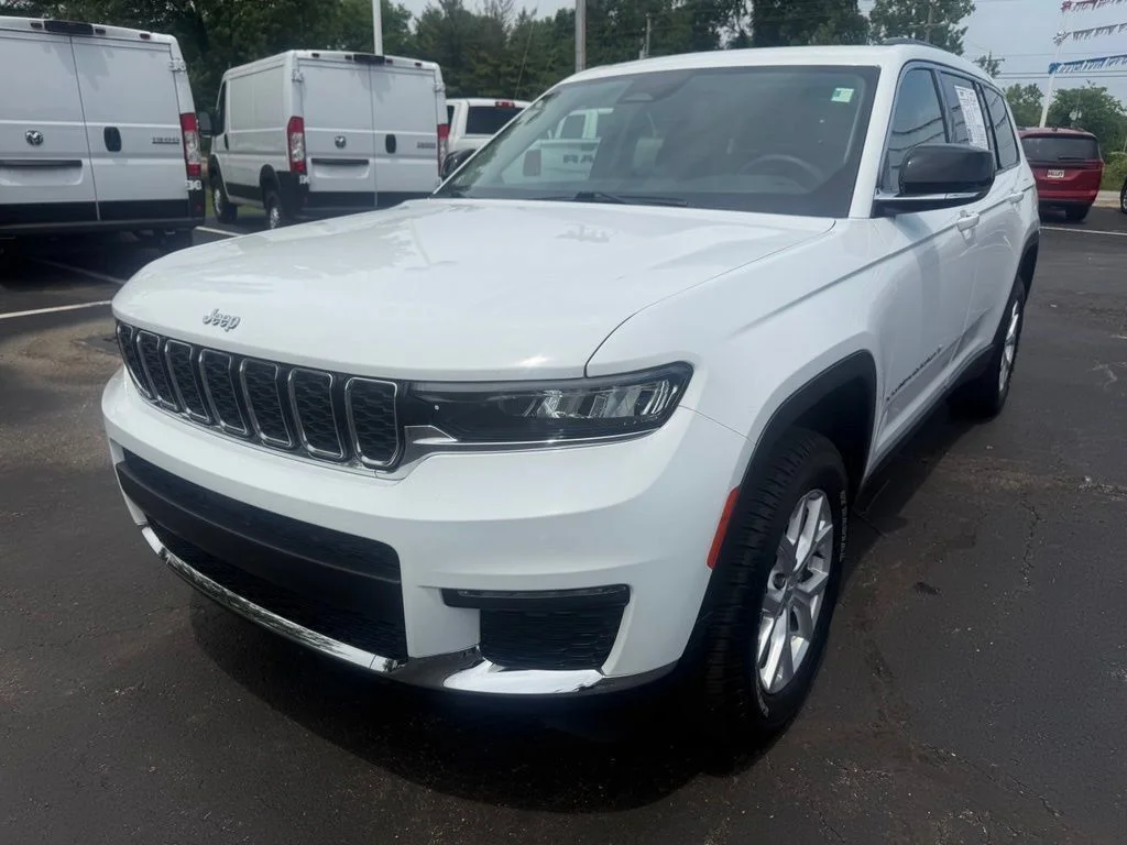 Used 2023 White Jeep Limited image 2