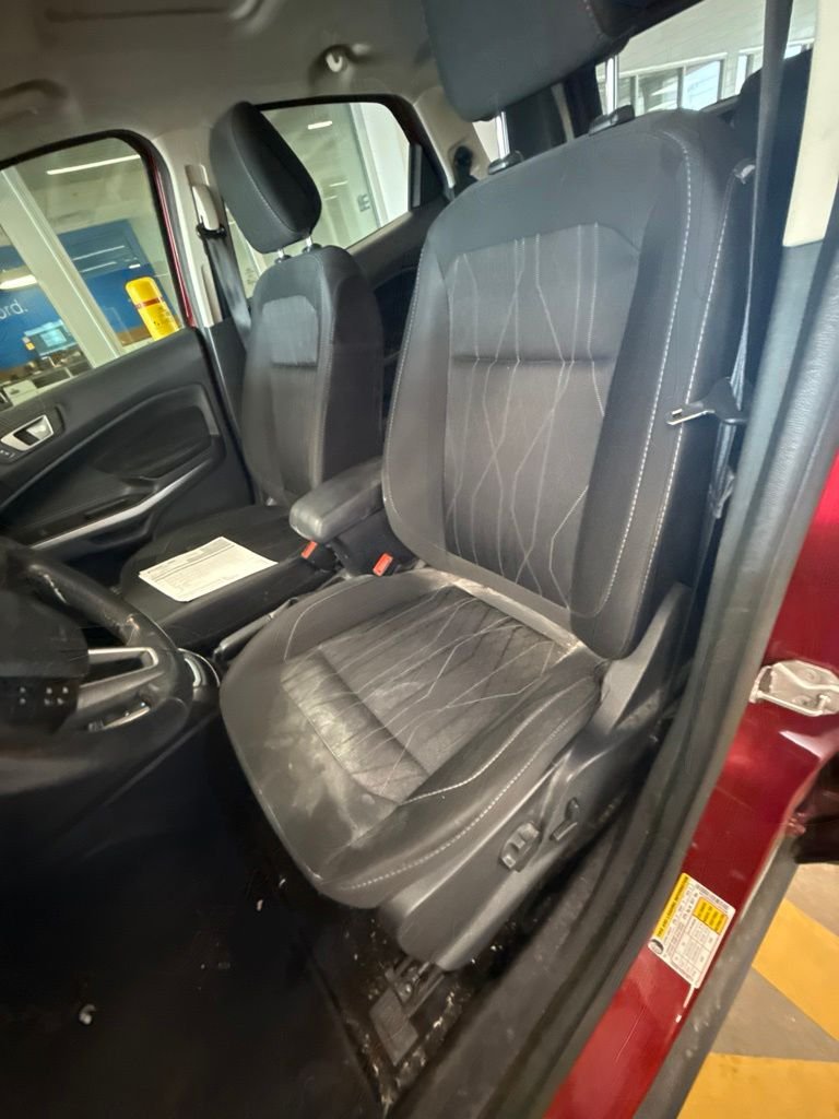 Used 2020 Ruby Red Metallic Tinted Clearcoat Ford SE image 7