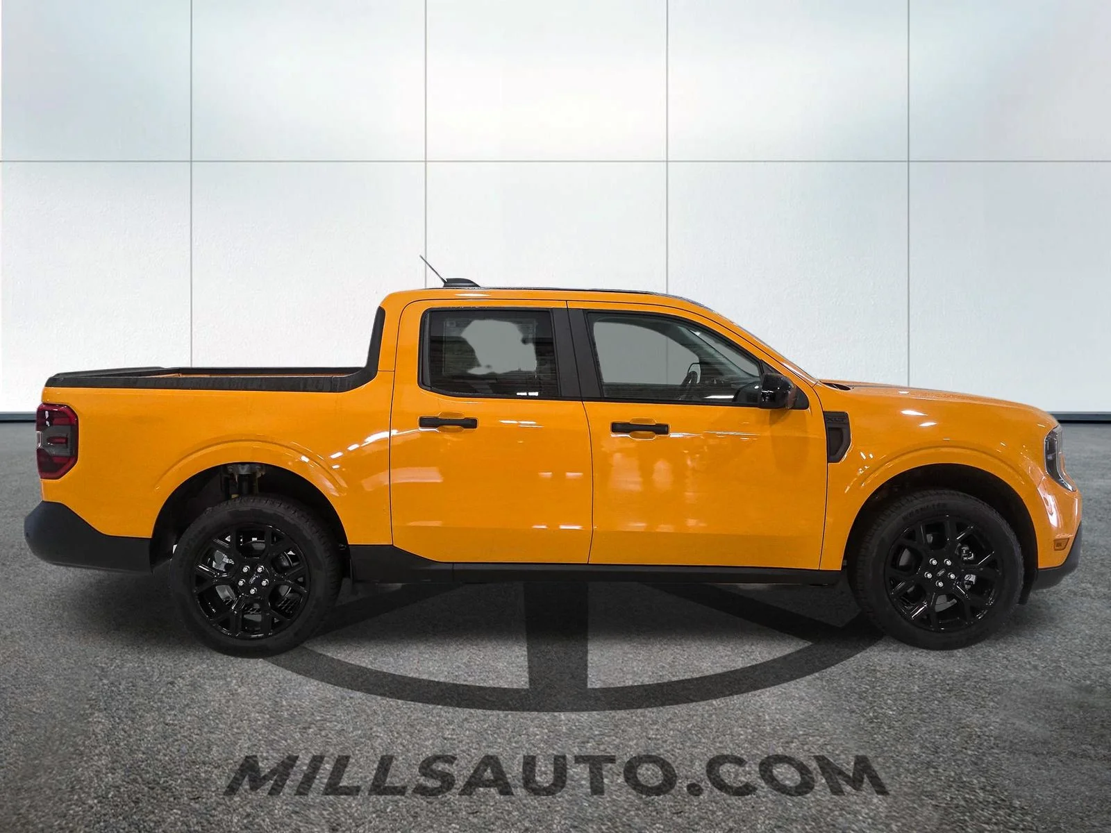 New 2026 Orange Fury Metallic Tri-Coat Ford XLT image 9