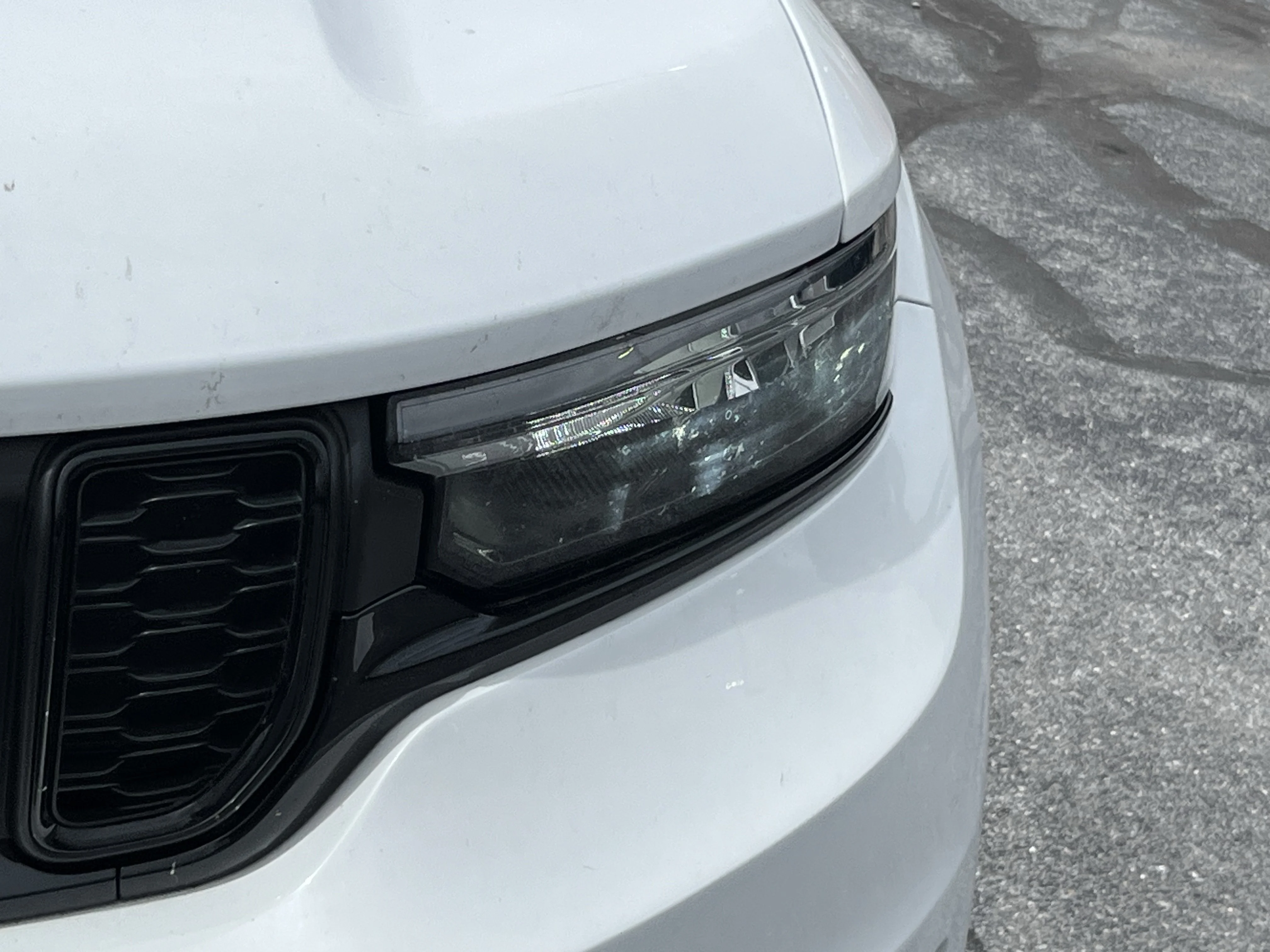 Used 2022 Bright White Clearcoat Jeep Altitude image 9