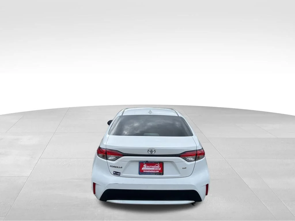 Used 2022 White Toyota LE image 13