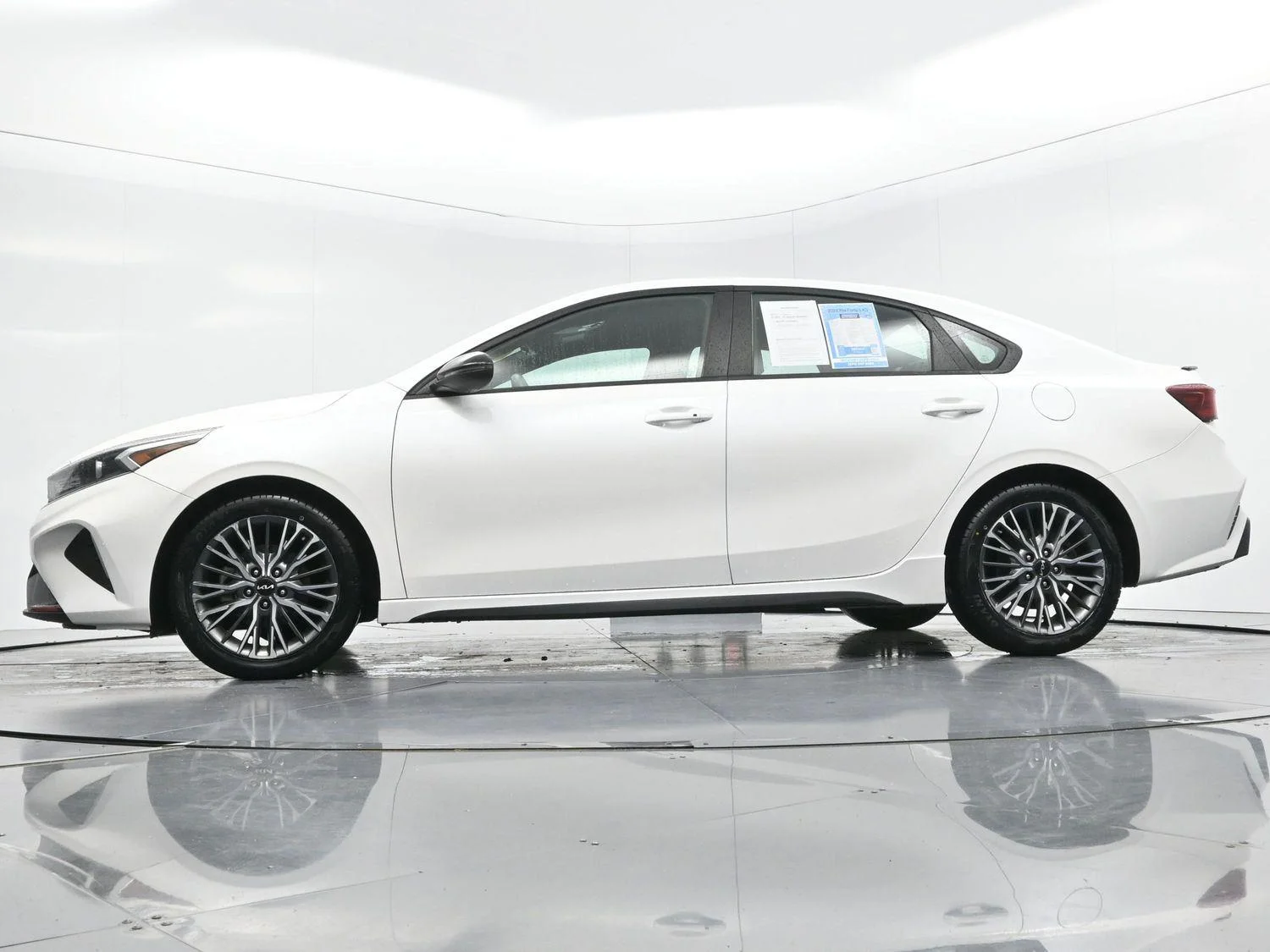Used 2022 Snow White Pearl Kia GT-Line image 48