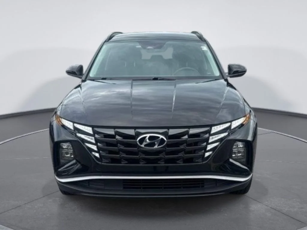 Used 2023 Black Hyundai SEL image 2