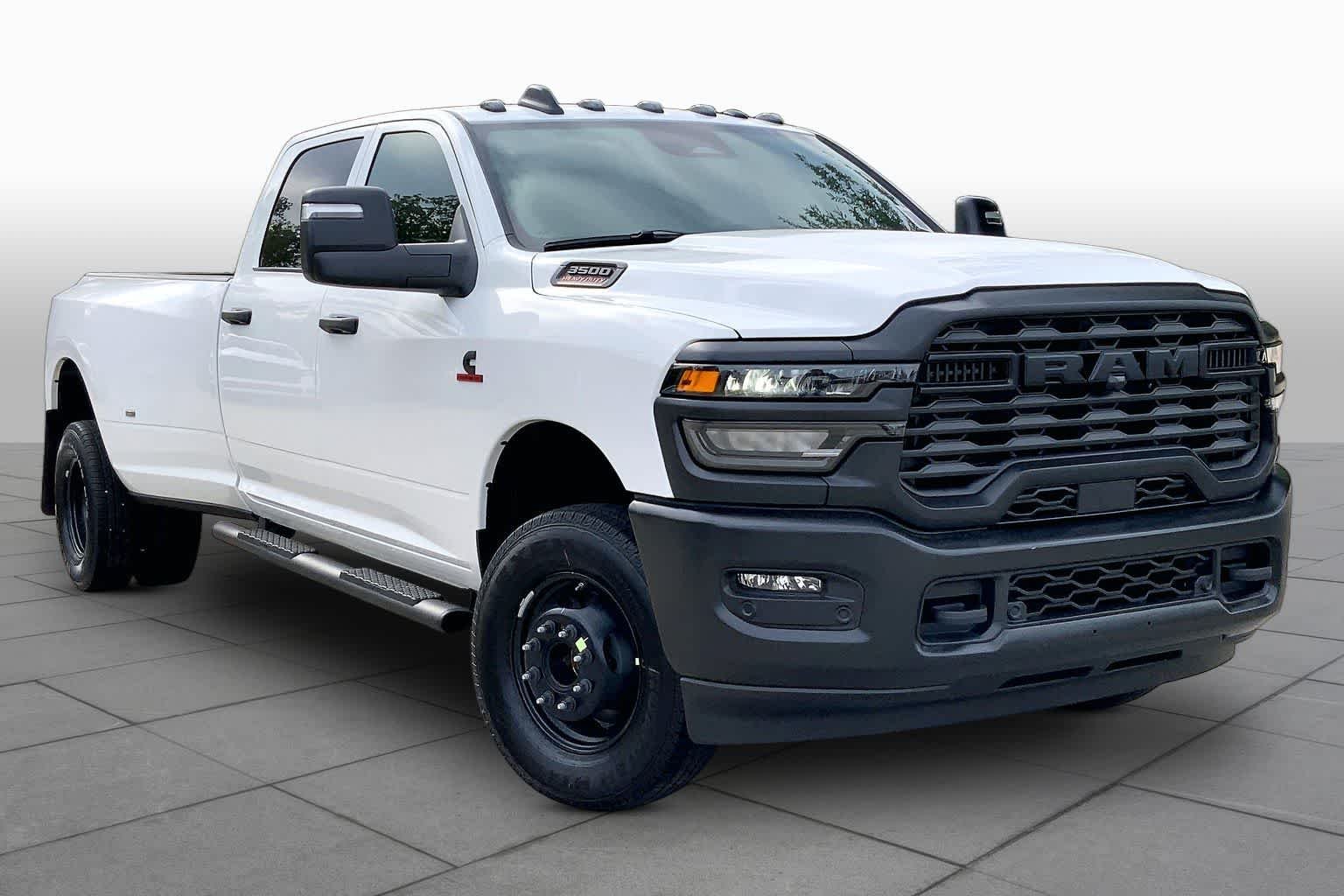 New 2026 Bright White Clear-Coat Exterior Paint RAM Tradesman image 2