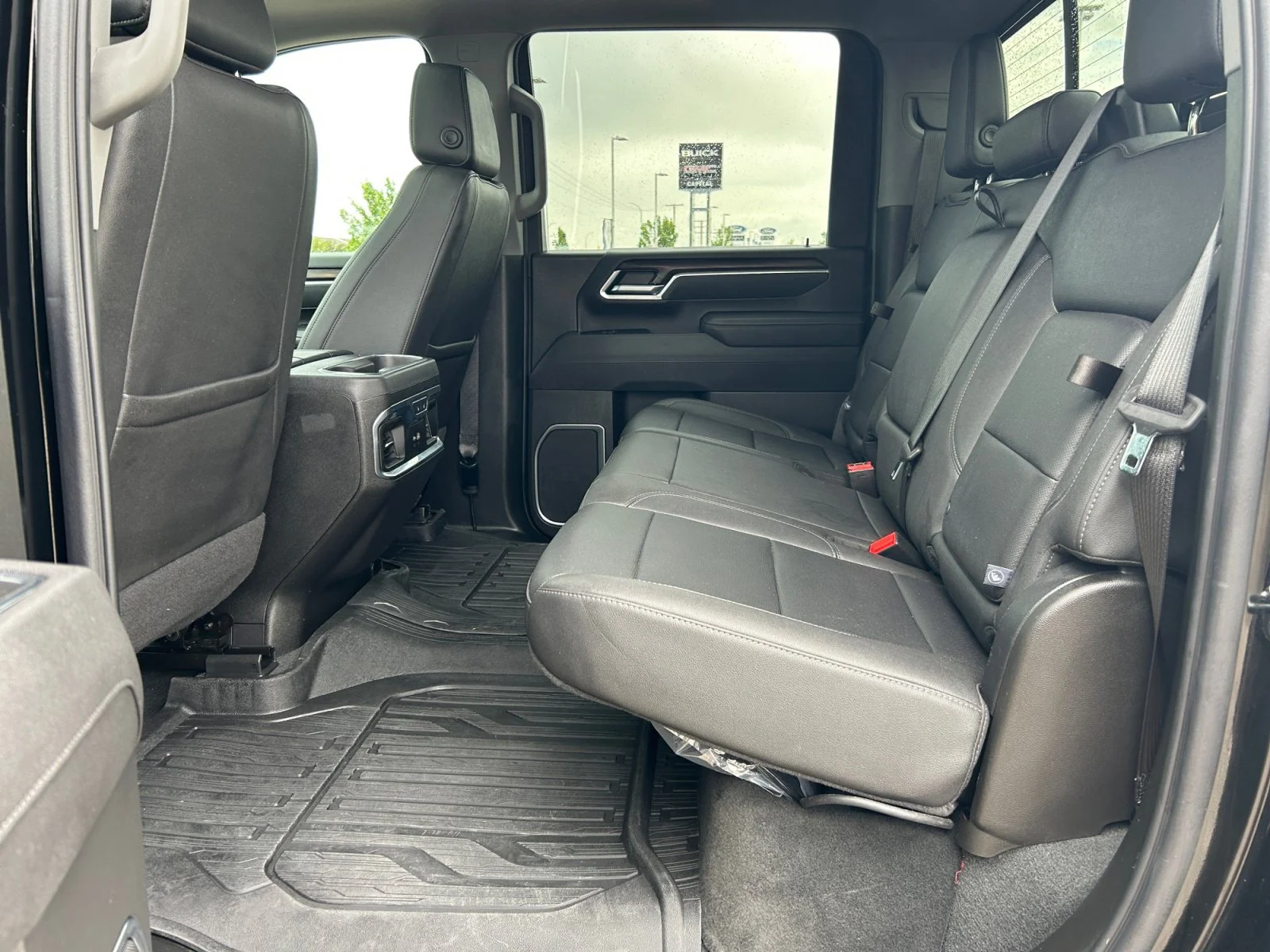 Used 2025 Onyx Black GMC SLT Crew 6.6L DIESEL Leather Sunroof 4x4 image 19