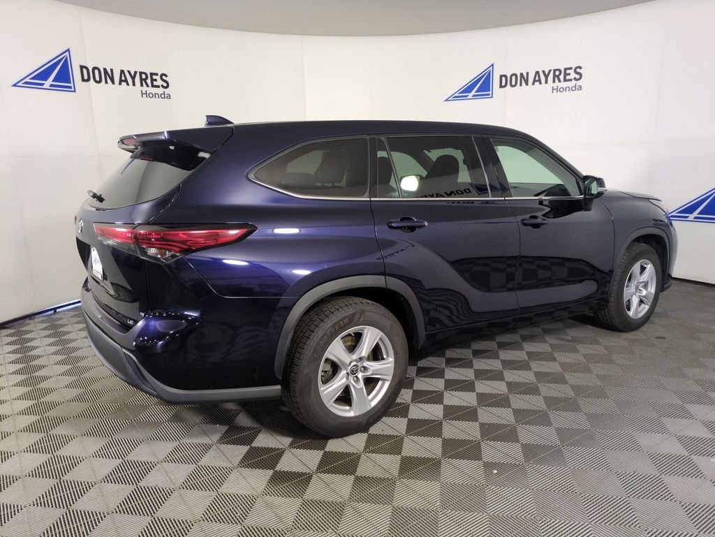 Used 2020 Blueprint Toyota LE image 7