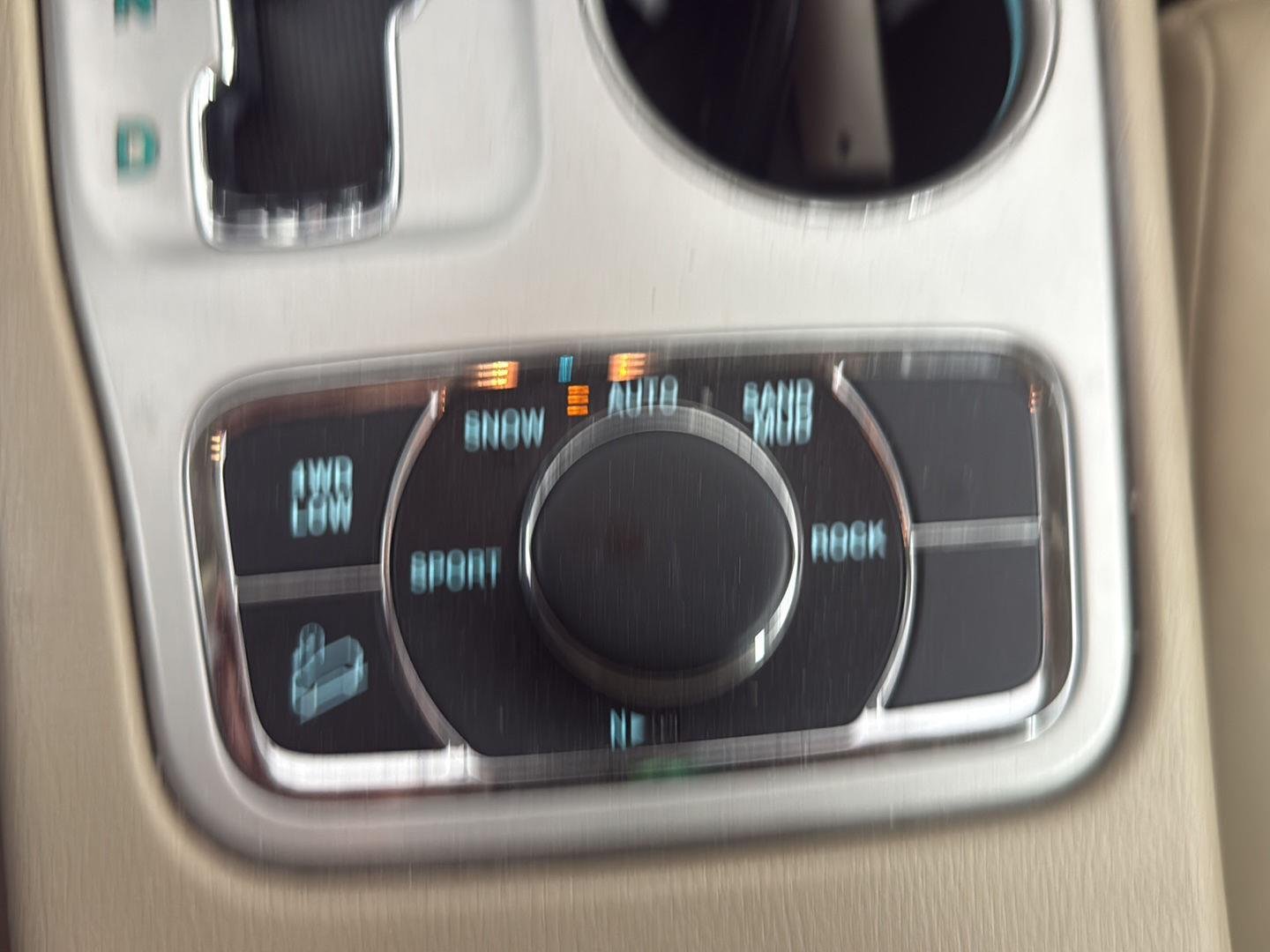 Used 2013 Brilliant Black Crystal Pearl Jeep Limited image 13