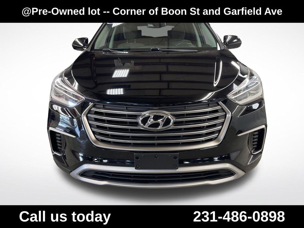 Used 2018 Black Hyundai SE image 10