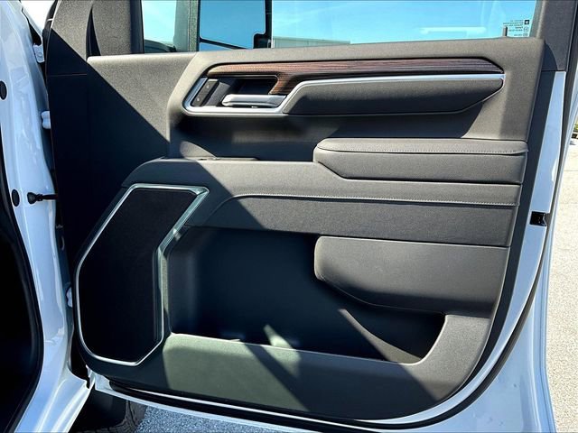 New 2026 Summit White Chevrolet LT image 27