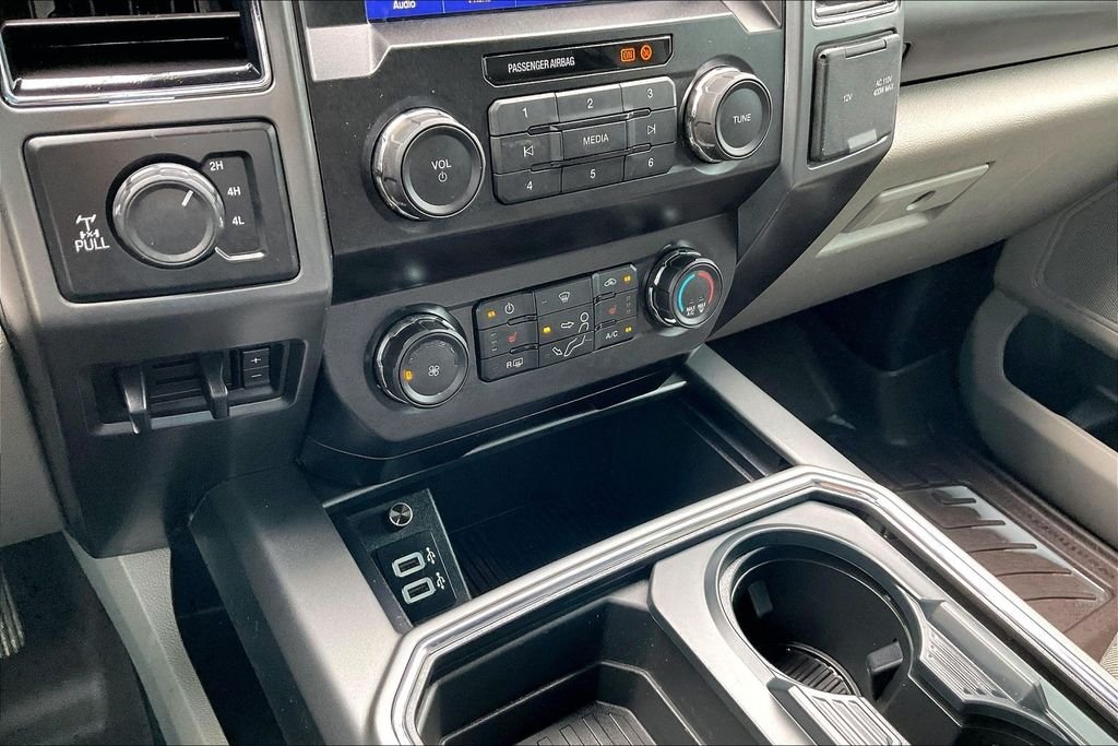 Used 2019 Agate Black Metallic Ford XLT image 25