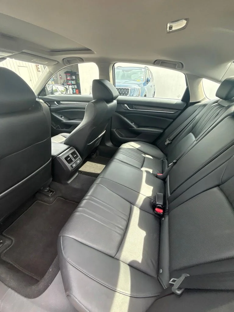 Used 2021 White Honda EX-L image 16