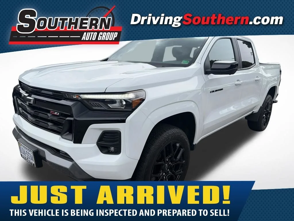 Used 2024 White Chevrolet Z71 image 1