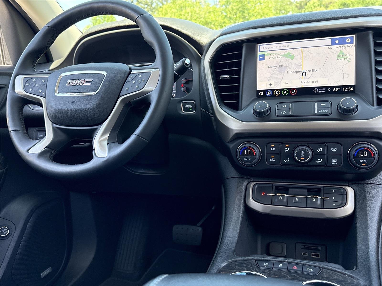 Used 2023 White Frost Tricoat GMC Denali image 3