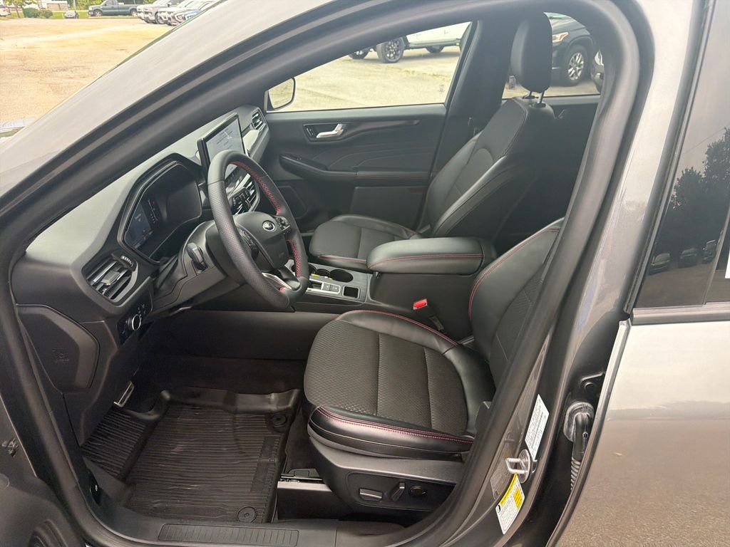 Used 2024 Gray Ford ST-Line image 13