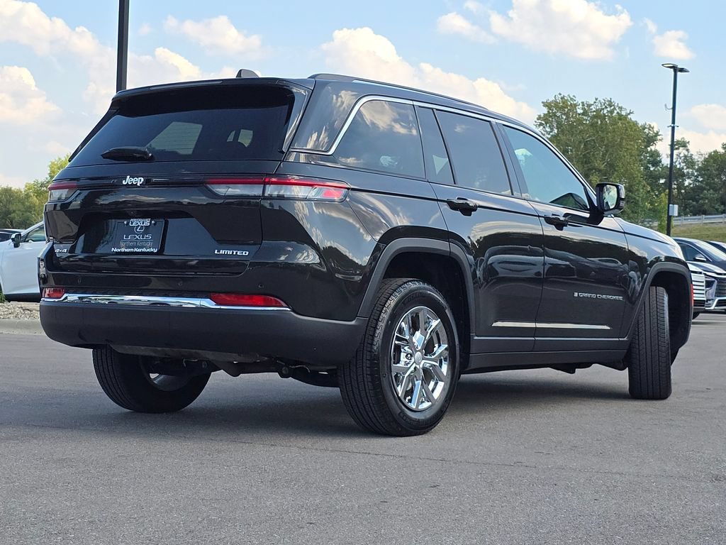 Used 2024 Rocky Mountain Pearlcoat Jeep Limited image 25