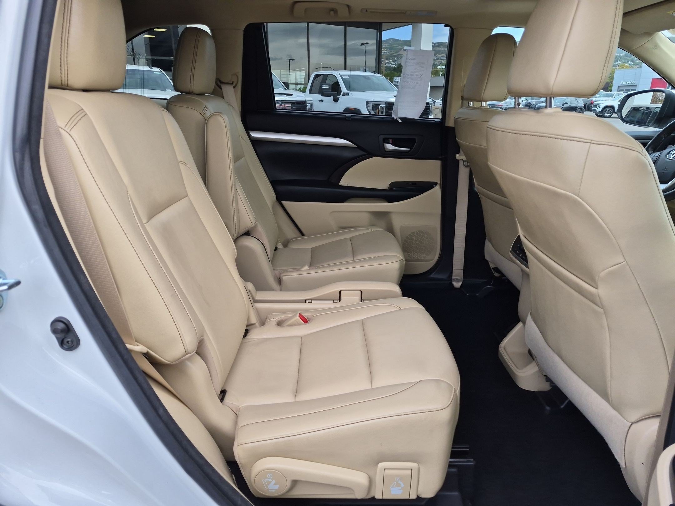 Certified Used 2017 White Toyota XLE image 28