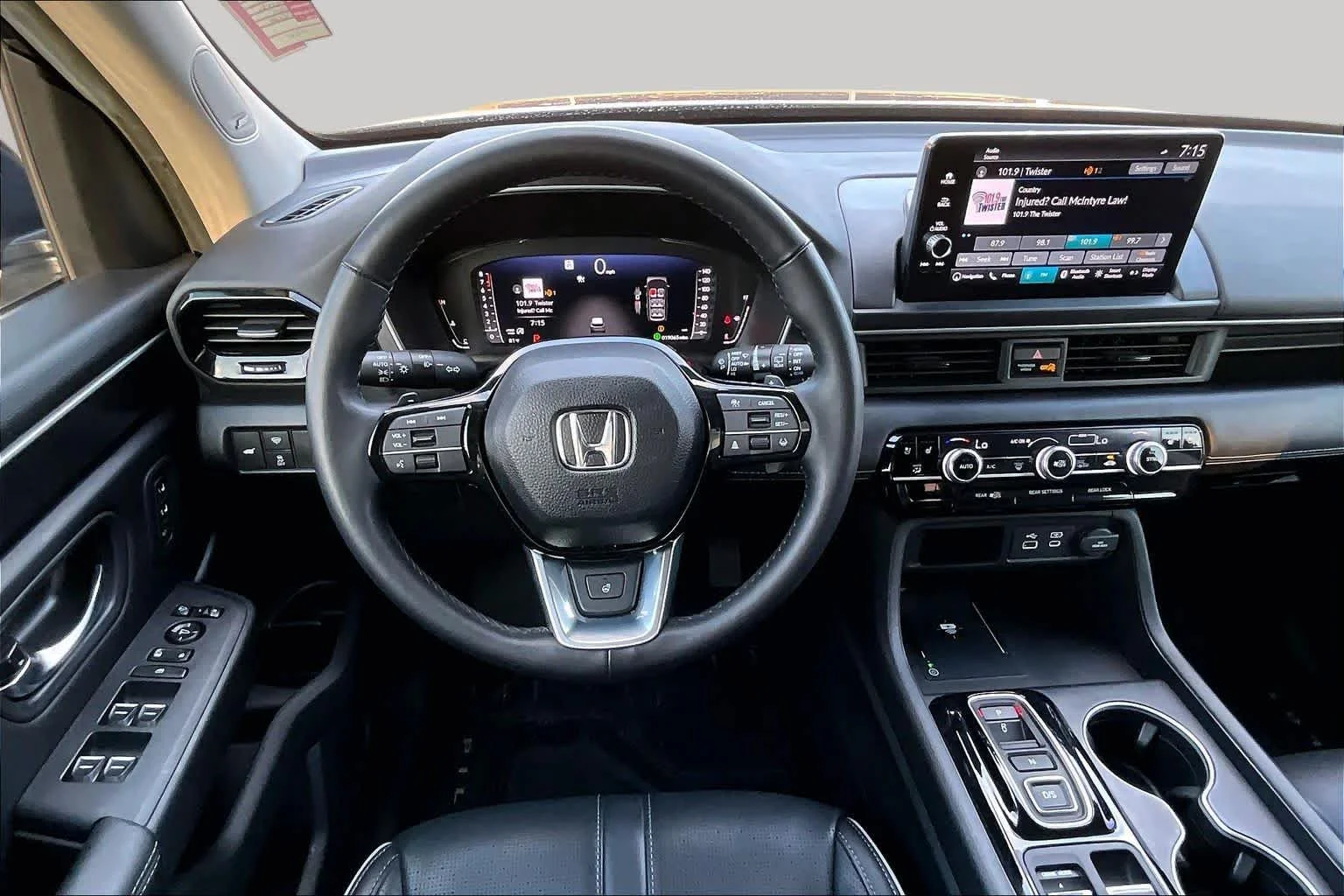 Certified Used 2025 Crystal Black Pearl Honda AWD Elite image 6