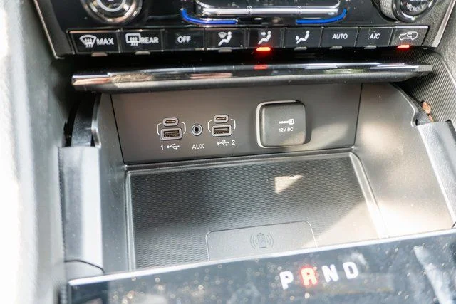 New 2026 Diamond Black Crystal Pearlcoat Jeep Laredo X image 26