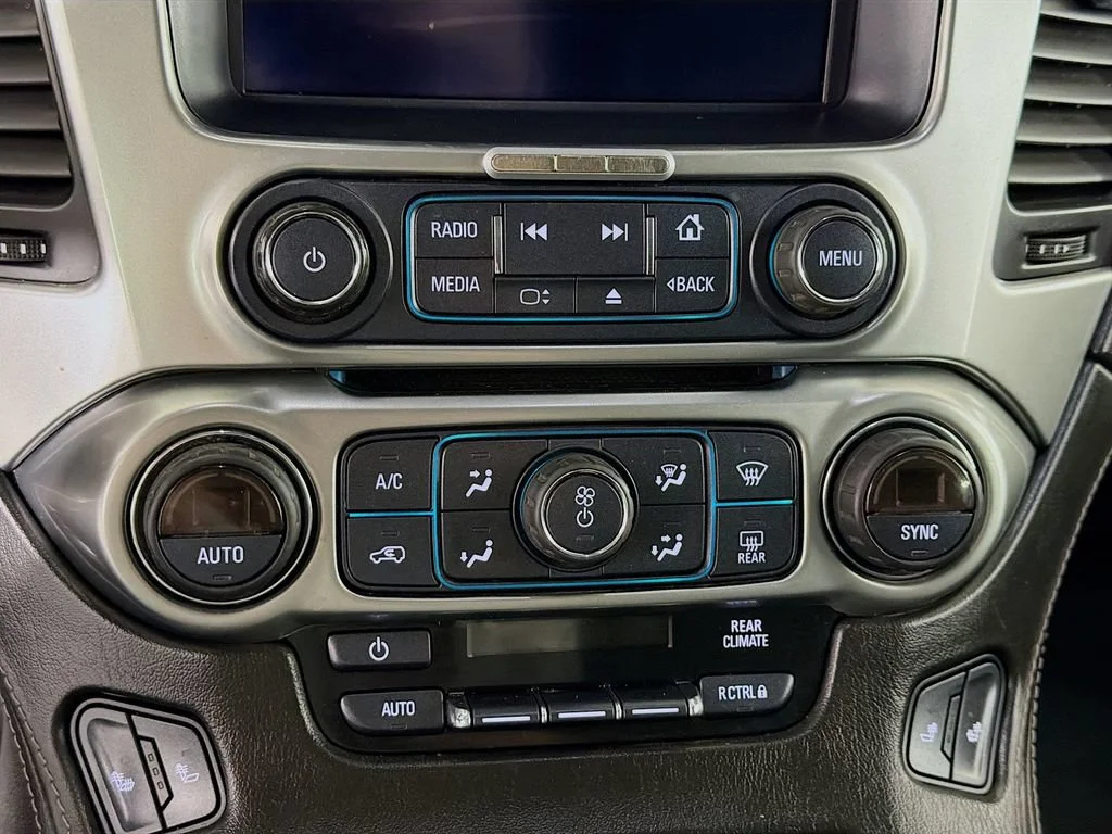 Used 2018 SATIN STEEL METALLIC Chevrolet LT image 17