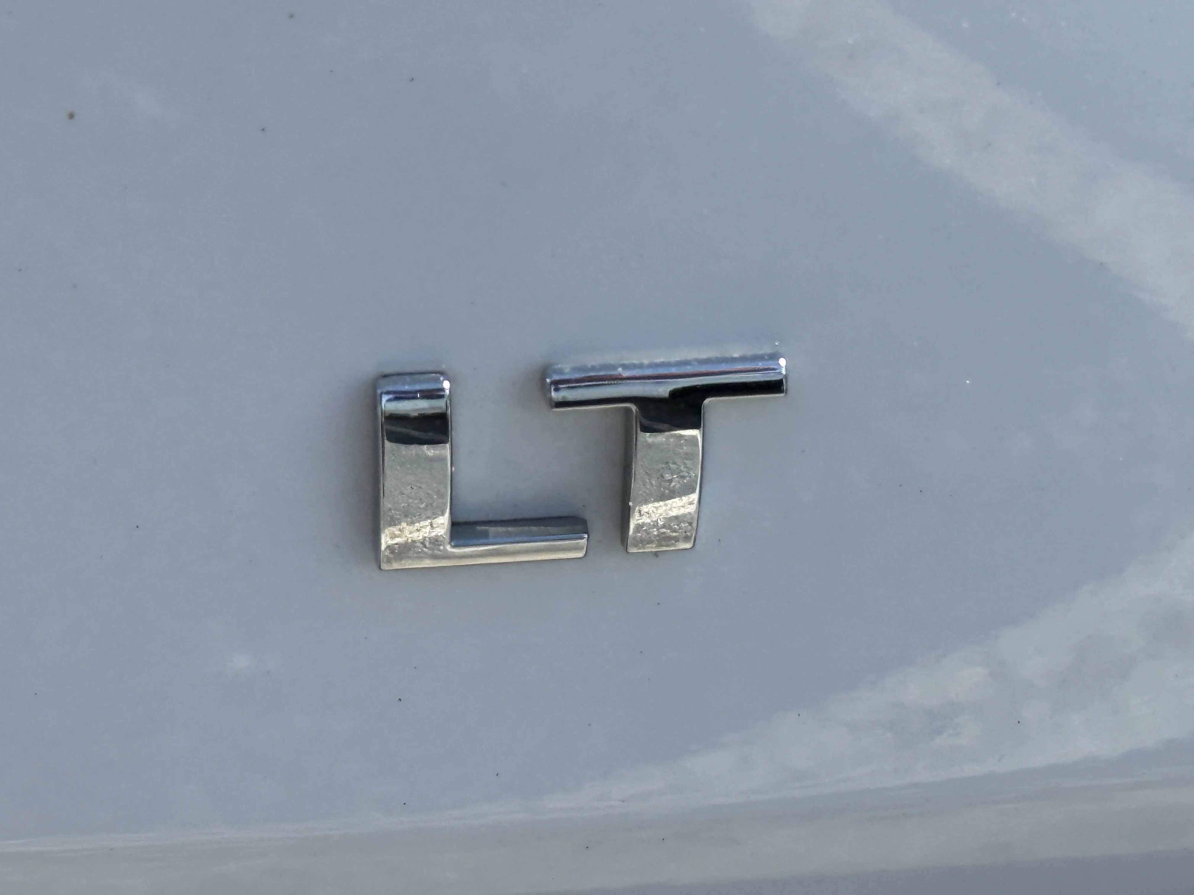 Used 2023 Summit White Chevrolet LT Cloth image 37