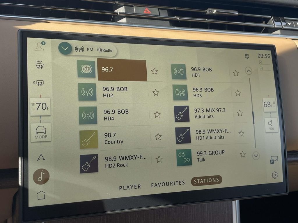 New 2026 Carpathian Grey Land Rover SE image 27