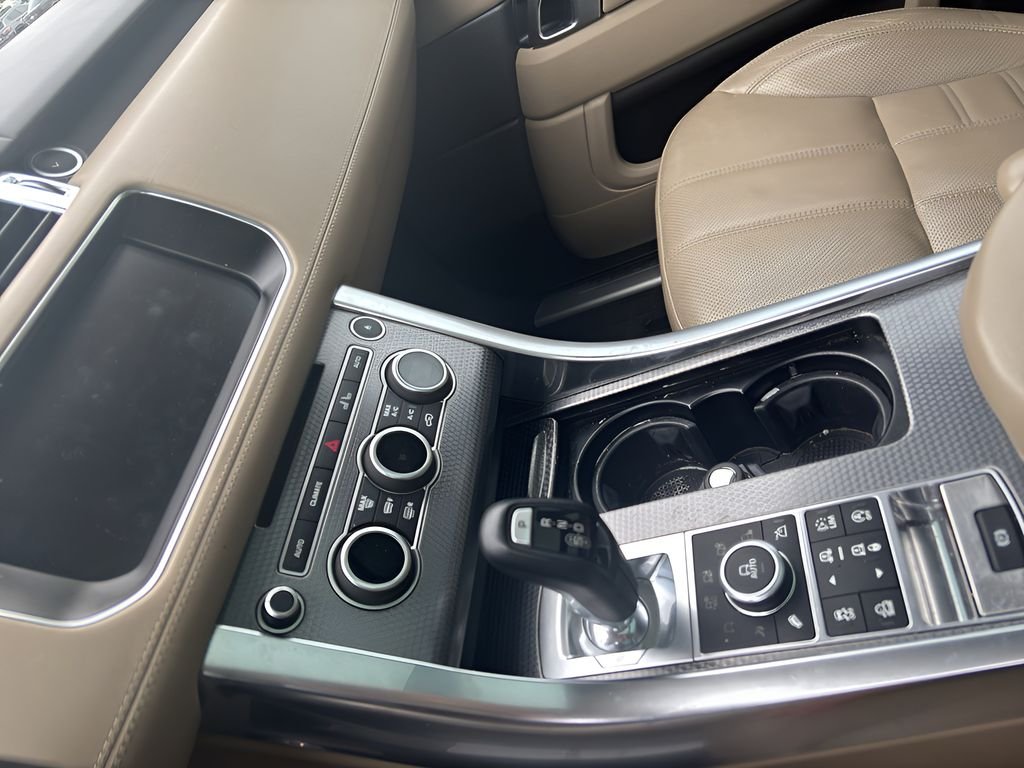 Used 2017 Silicon Silver Metallic Land Rover Autobiography image 32