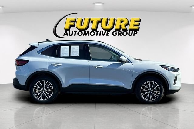 Used 2025 Silver Ford Base image 2