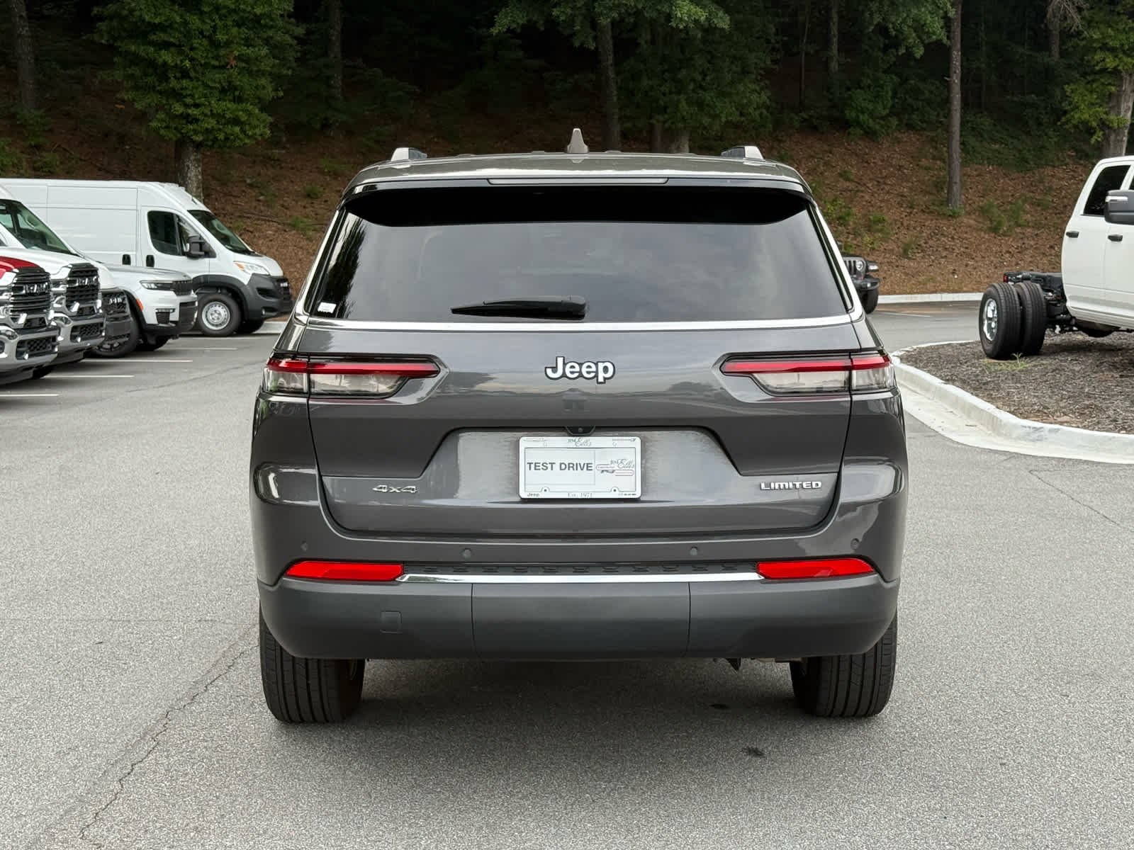 Used 2023 Baltic Gray Metallic Clearcoat Jeep Limited image 4