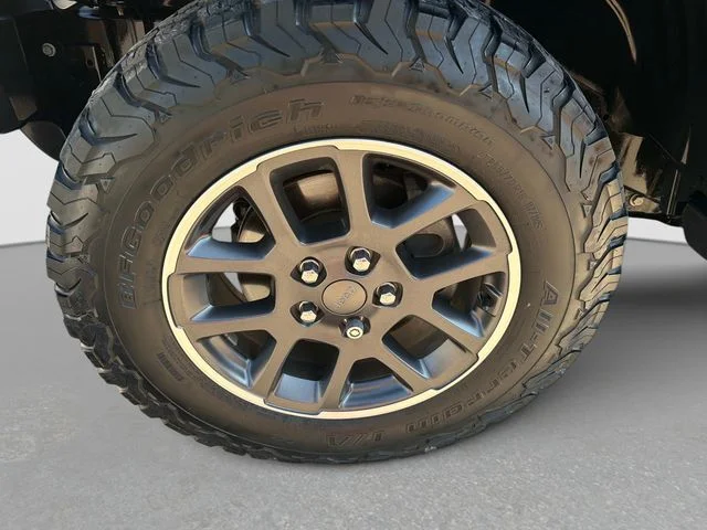 Used 2020 Black Jeep Overland image 11