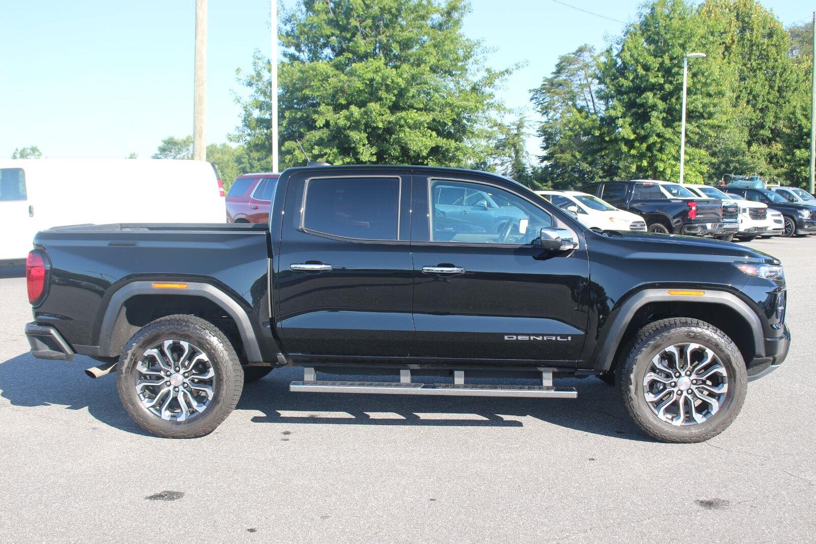 Used 2024 Onyx Black GMC Denali image 8