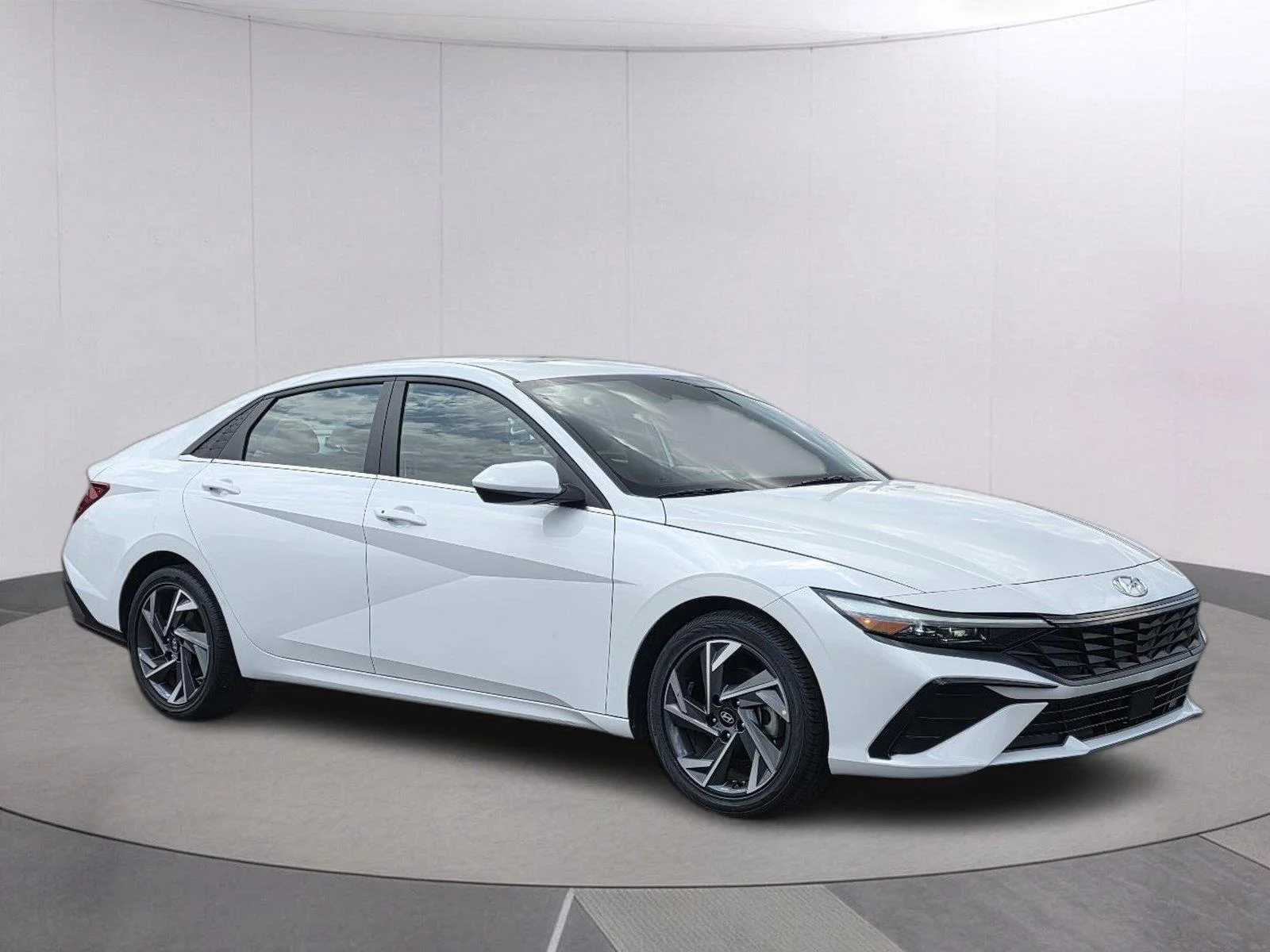 Used 2025 Serenity White Hyundai SEL Convenience image 3