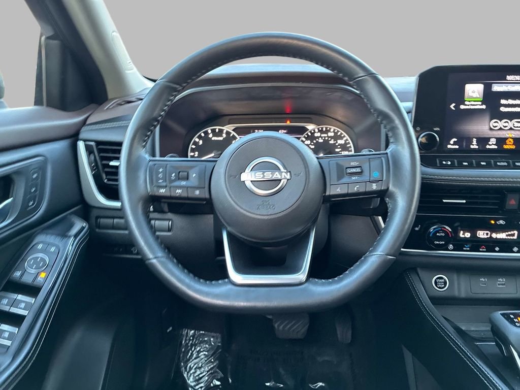 Used 2023 Gray Nissan SL image 18