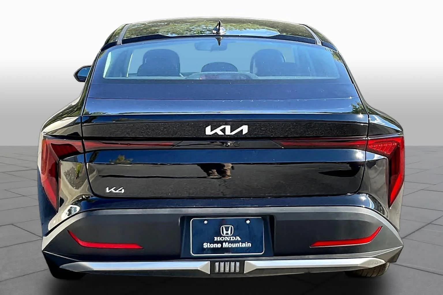 Used 2025 Aurora Black Pearl Kia LXS image 5