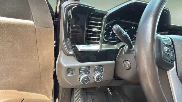 Used 2022 Silver GMC SLT image 22