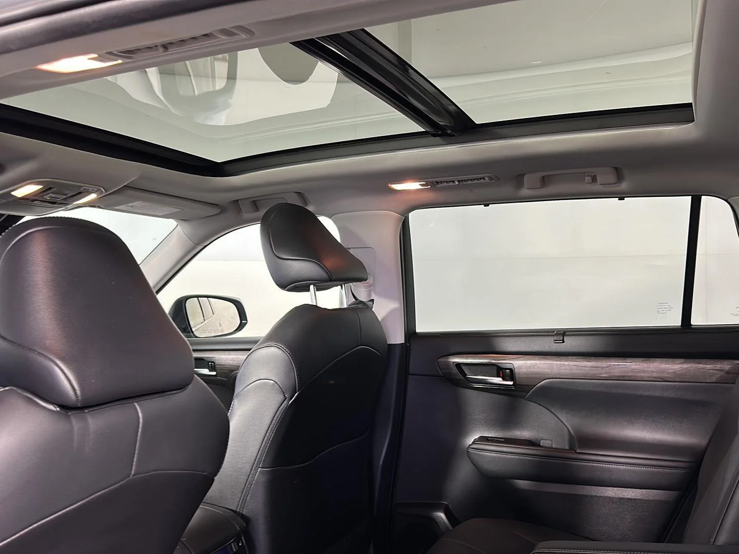 Used 2021 Celestial Silver Metallic Toyota Platinum image 23
