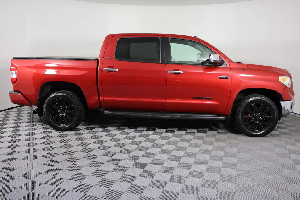 Used 2017 Barcelona Red Metallic Toyota Limited image 9