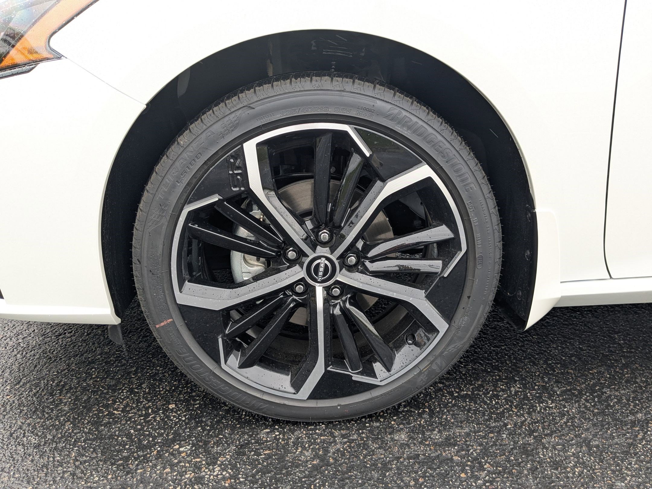 New 2026 Pearl White Tricoat Nissan SR image 17