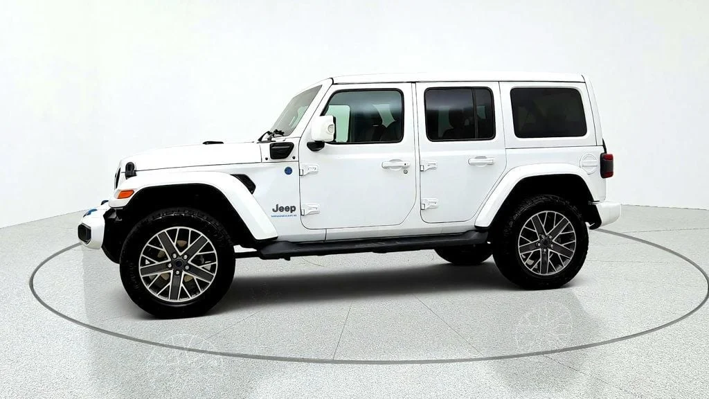 Used 2024 Bright White Clearcoat Jeep High Altitude 4x4 image 8