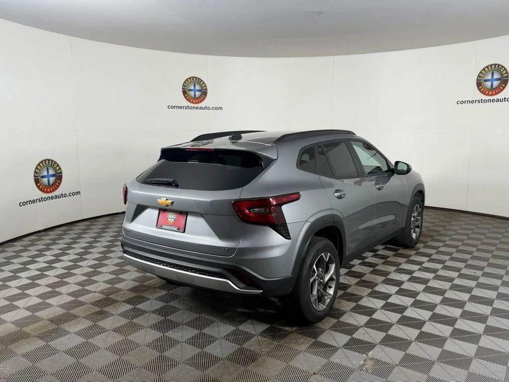Used 2025 Gray Chevrolet LT image 20