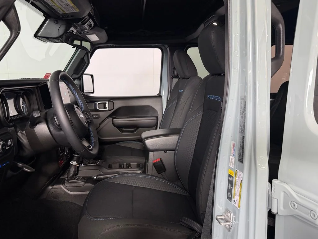 Used 2024  Jeep Rubicon 4xe image 21