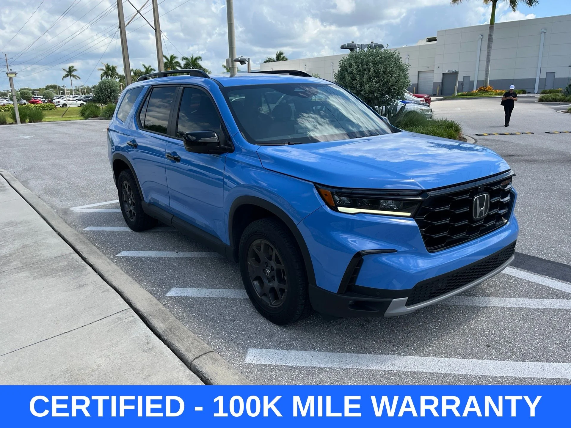 Certified Used 2024 Diffused Sky Pearl Honda TrailSport image 8