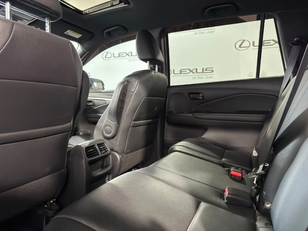 Used 2022 White Honda EX-L image 27