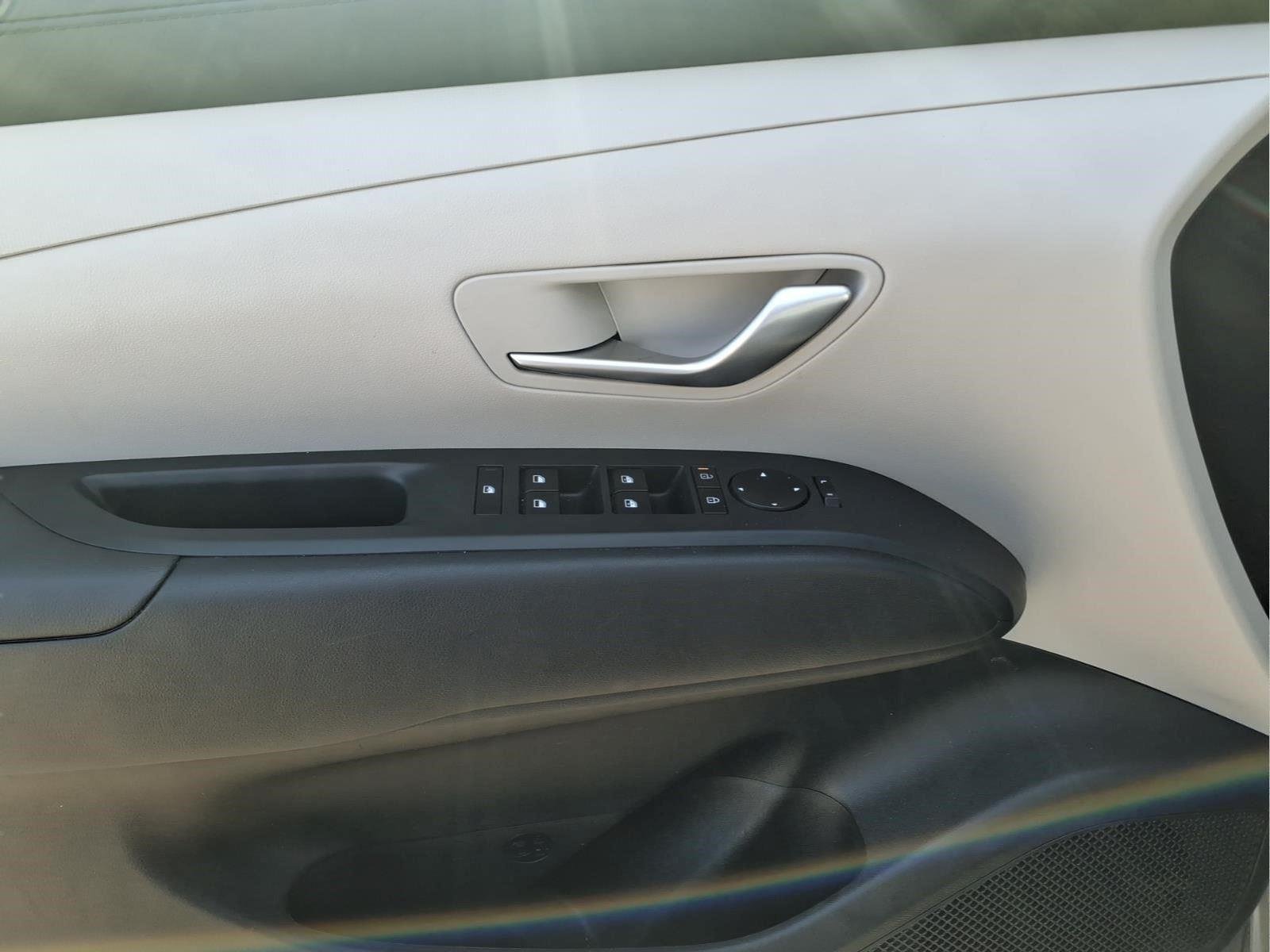 Used 2025 Shimmering Silver Hyundai SEL image 16