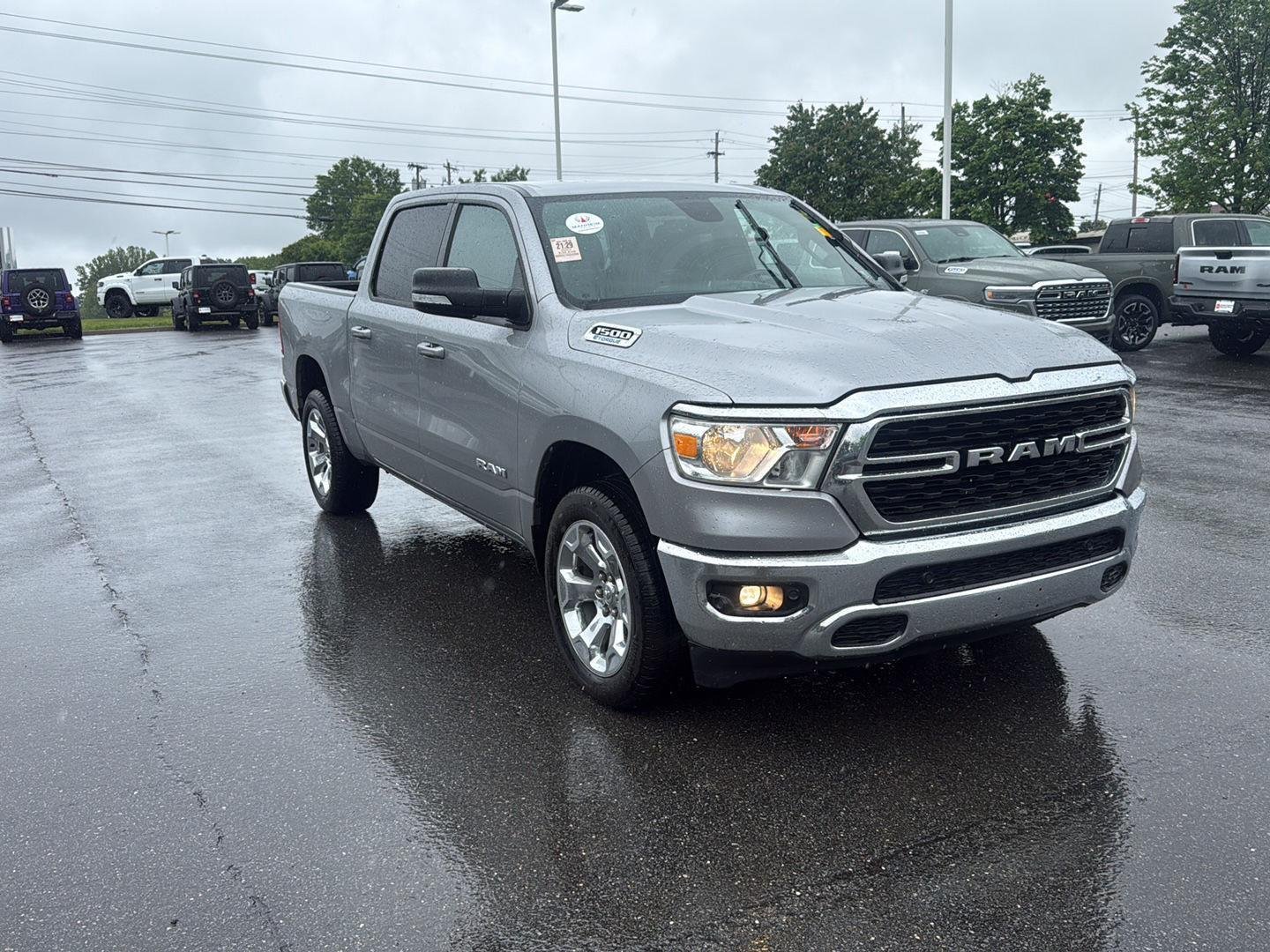 2022 RAM 1500 Big Horn/Lone Star 4x4 Crew Cab 5'7's photo