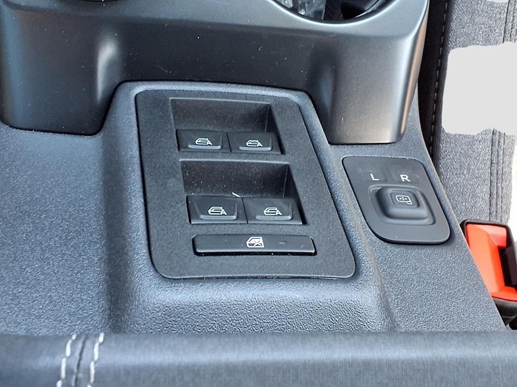 2025 Ford Bronco 4-Door Base - Photo 16