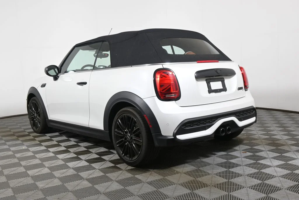 Certified Used 2023 White MINI Iconic image 5