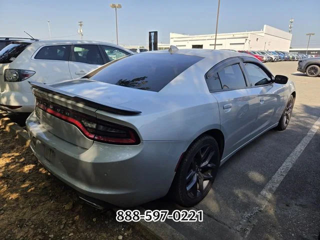 Used 2019 Silver Dodge SXT image 6