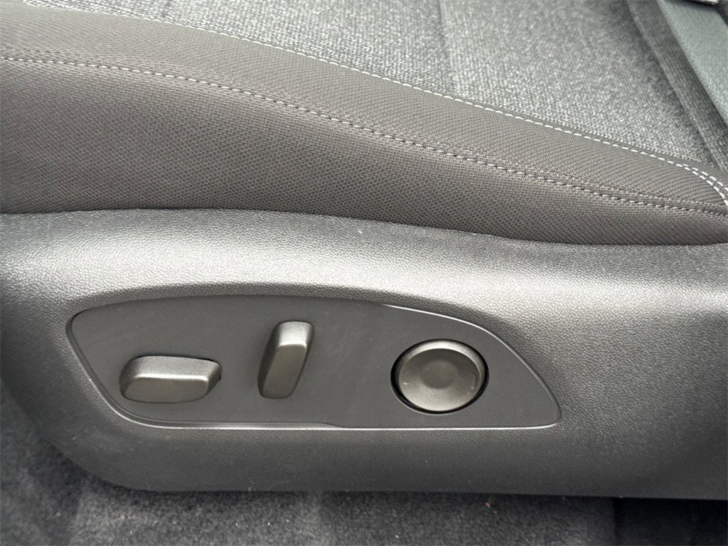 2026 GMC ACADIA - Image 16