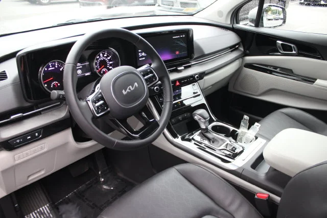 Used 2024 White Kia EX image 3