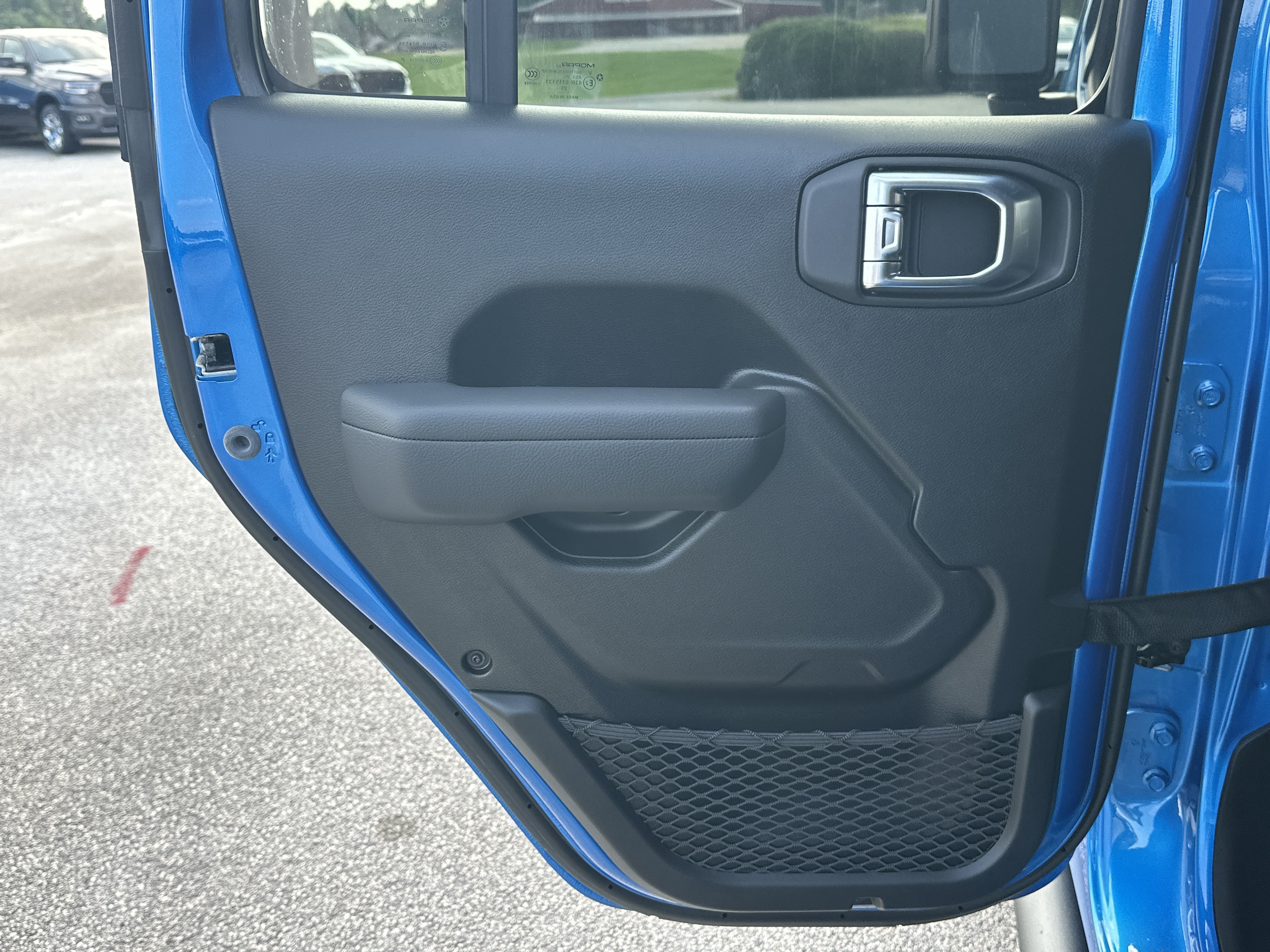 New 2026 Hydro Blue Pearl-Coat Exterior Paint Jeep Sport image 22
